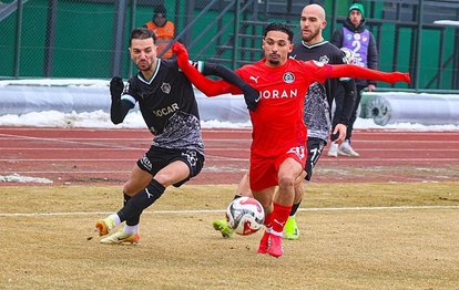 "Alagöz Holding Iğdır FK ve Manisa FK, Trendyol 1. Lig'de Gol Sesini Bulamadı!"