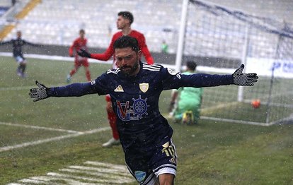 "Erzurumspor FK, Ev Sahasında Sarıyer'i 4-0 Yendi: 1. Lig'de Güç Gösterisi"